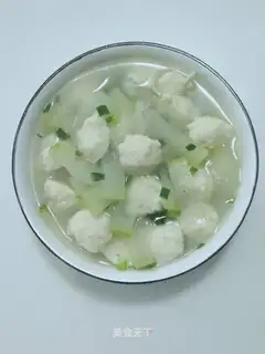 Pond melon fishball soup