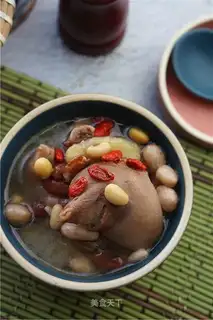Two bean peanut stew pig hoof