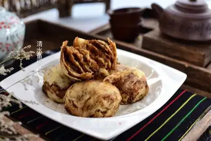 Red sugar sesame pancakes