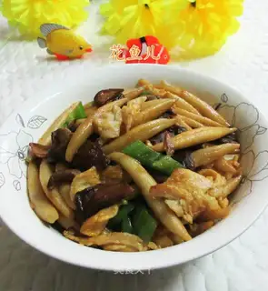 Duck egg ox hep pepper pasta