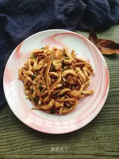 Pumping a ginger-fried chicken chest
