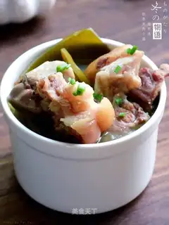 Sea hog hoof soup