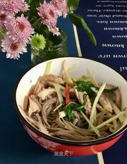 The octopus's leg mixed with wheat noodles