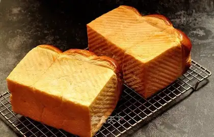 Light cream toast
