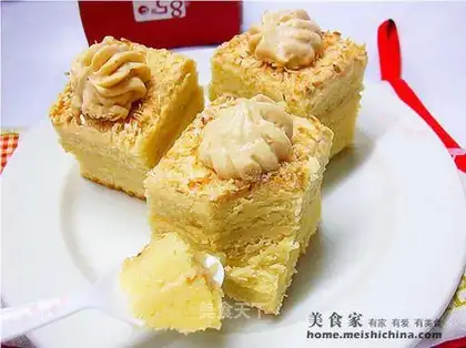 Rich and mellow peanut cake