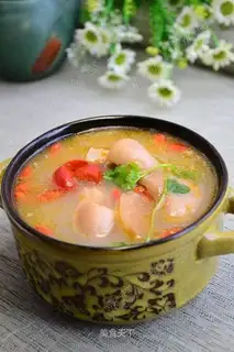 Sour radish pettitoes soup