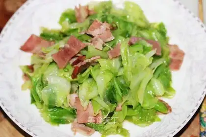 Bacon hand-shredded cabbage