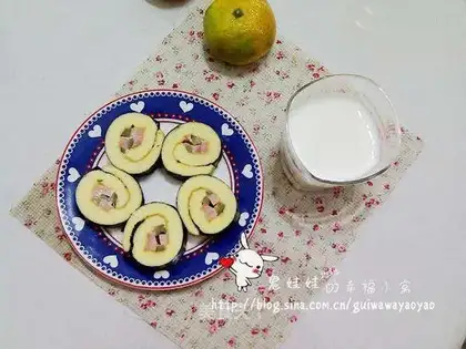 Salad seaweed cake roll