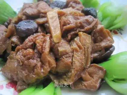 Mushroom and winter bamboo shoots gluten