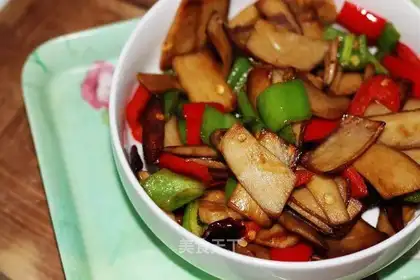 Saut-fried apricot mushroom with sauce flavor