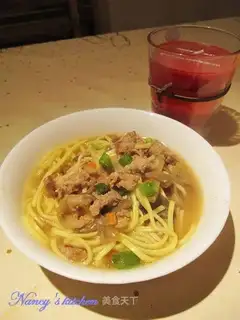 Shredded pork noodles with pickled mustard