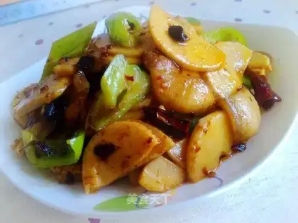 stir-fried bamboo shoots slices with pork belly