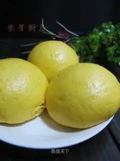 milk-scented pumpkin steamed buns