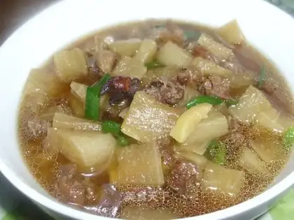 Stewed beef tendon with white radish