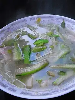 Stewed loofah with shrimp skin