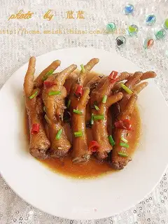 Tea fragrant chicken feet