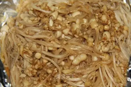Roasted Flammulina velutipes with garlic