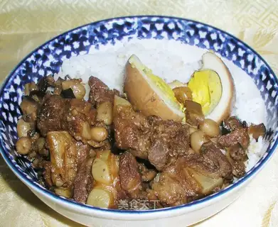 Home-cooked stewed meat comes in one pot
