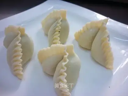 Pigeon steamed dumplings