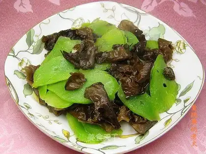 stir-fried lettuce slices with black fungus