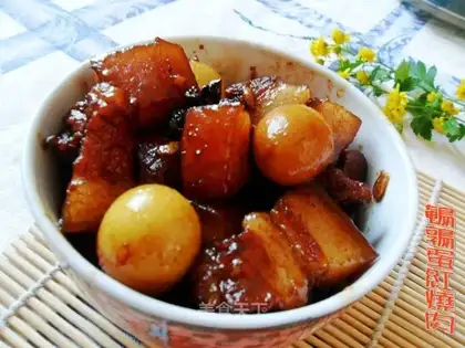 Braised pork with quail egg