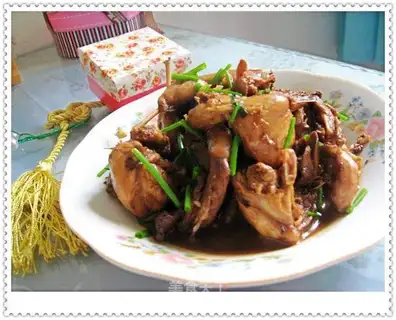 Roasted quail in soy sauce