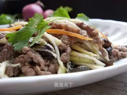 Shredded beef with rice bamboo