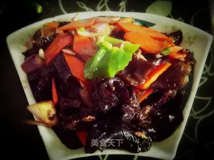 Home-cooked fried fungus