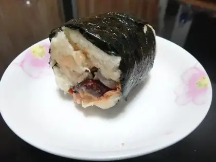 Laver bread glutinous rice roll