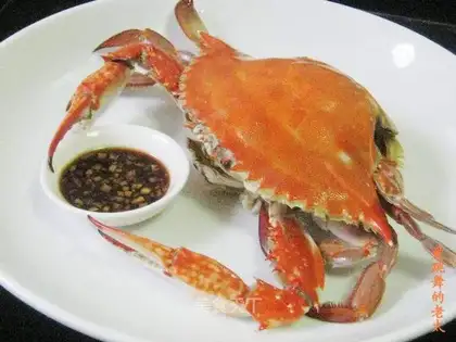 Steamed red cream crab