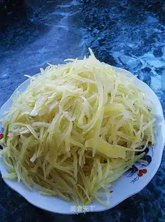 stir-fried shredded potatoes