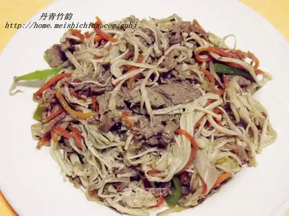 Golden needle beef slices