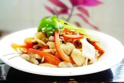 Sauteed pork slices with mushrooms