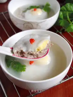 Steamed meat pie with a purse