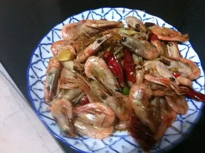 stir-fried red shrimp with spicy sauce