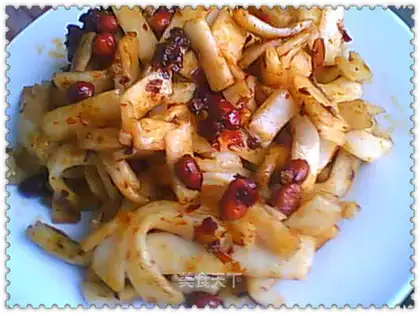 Peanut rice, bean paste and bait pieces