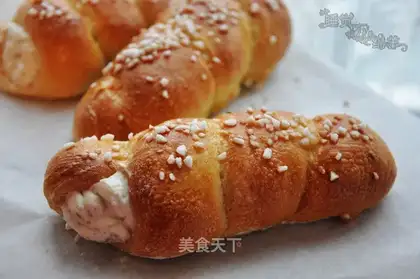Chestnut cream spiral bun