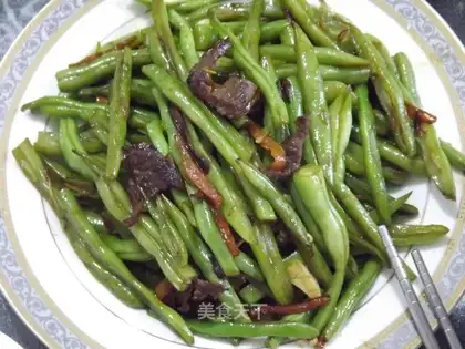 Home-cooked fried kidney beans