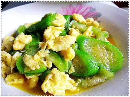 Scrambled eggs with loofah