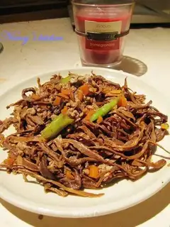 Fried shredded pork with dried bamboo shoots