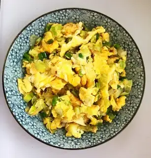 Onion fried eggs