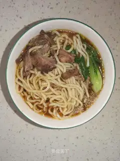 Red beef noodles
