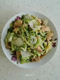 Cracked tofu with cabbage