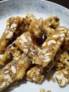 Peanut sugar