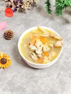 Carrot mushroom chicken soup