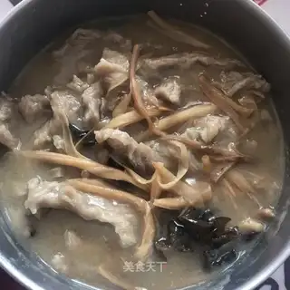 Slut and hot noodles