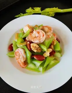 Shrimp celery makes nuts