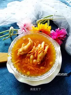 Worm and grasscook chicken feet