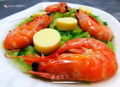 Japanese tofu shrimp soup
