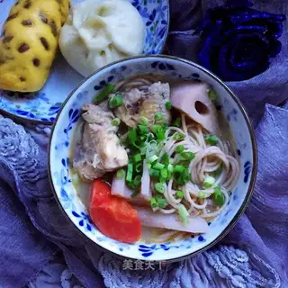 Fresh chicken noodles